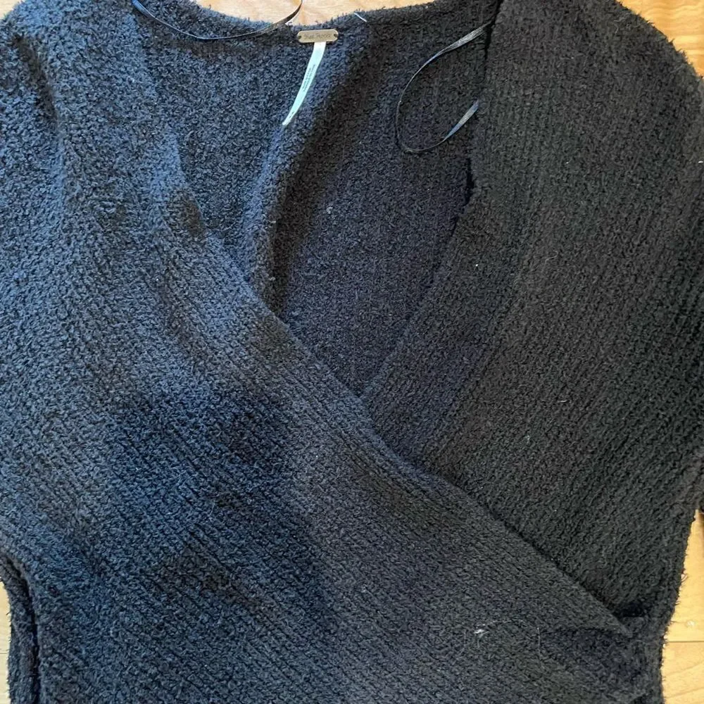 Free People Cropped Sweater Size Medium